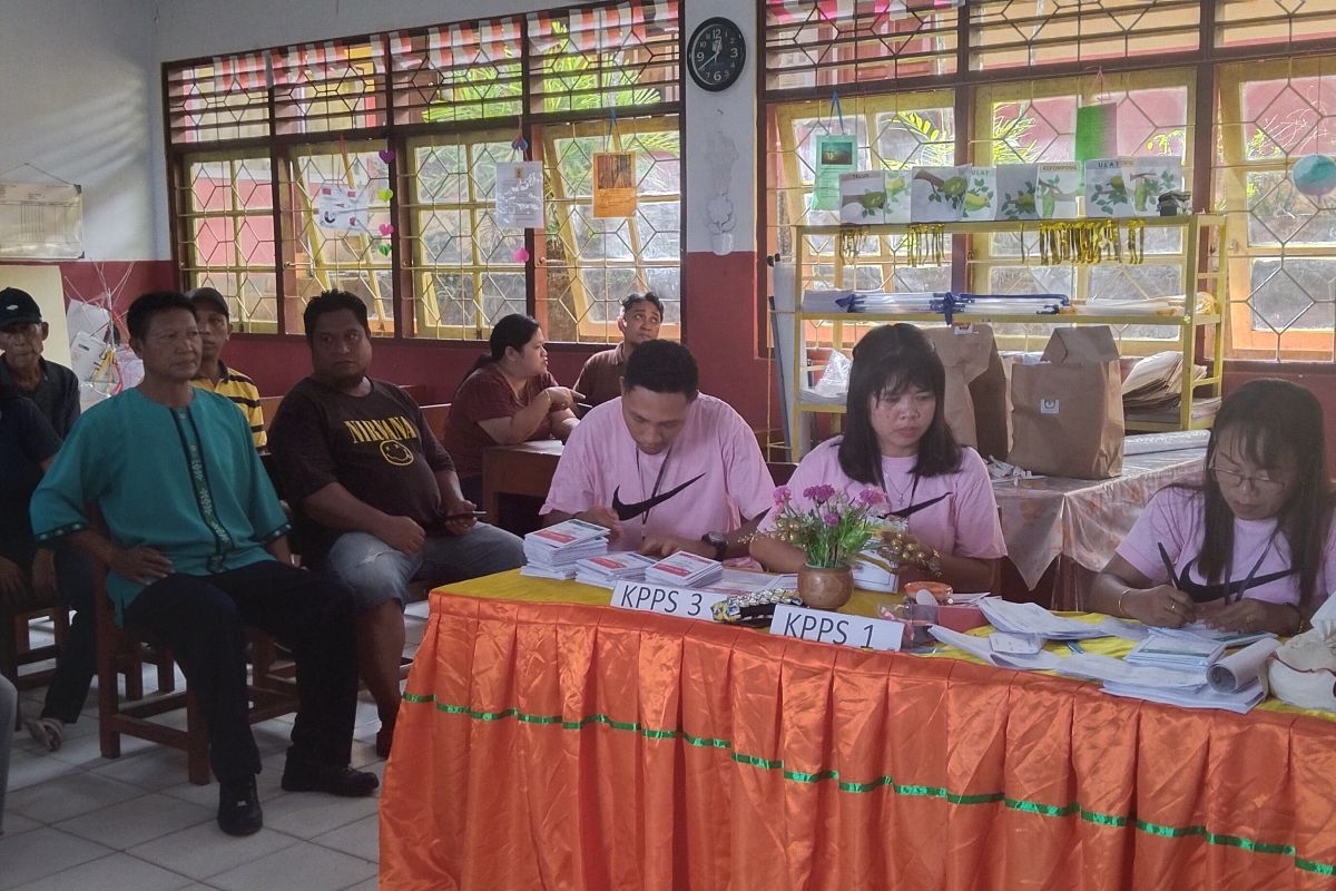 Surat suara pilpres dicoblos berulang, Panwascam rekomendasikan pemilihan ulang di TPS 9 Negeri Halong