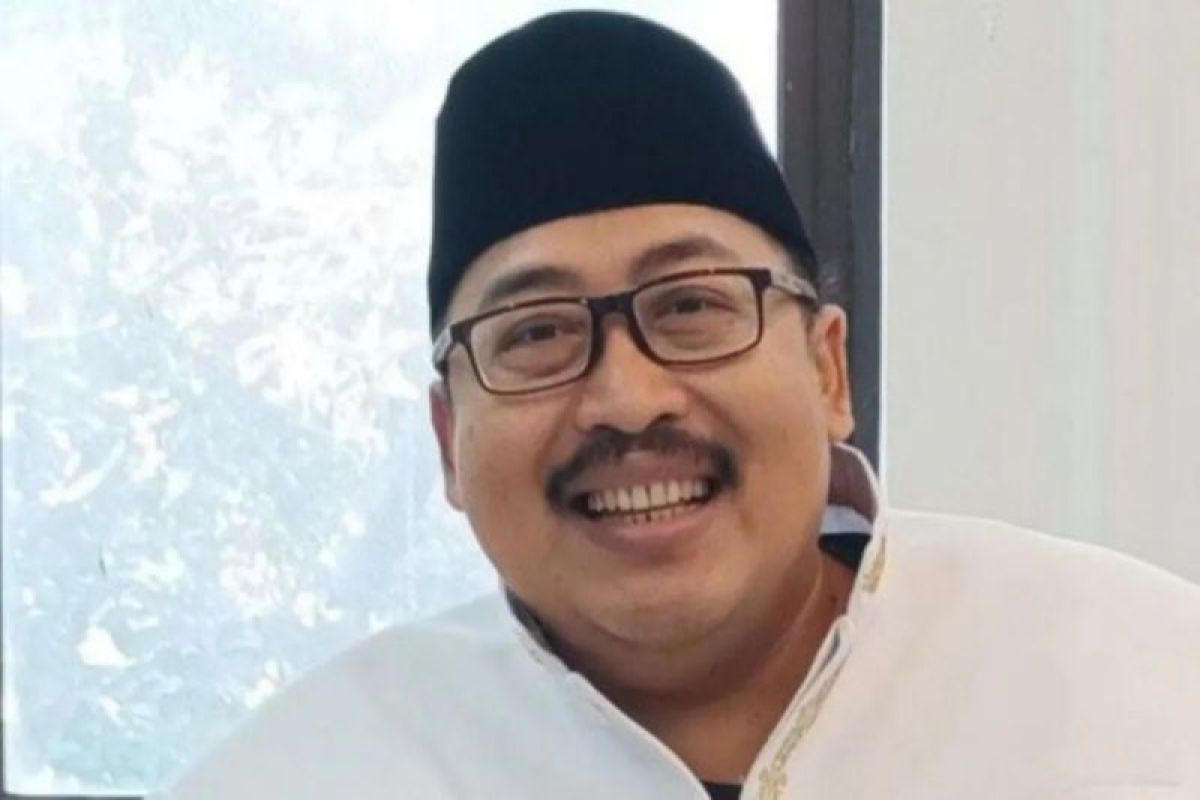 Gus Fahrur ajak masyarakat hormati mekanisme kerja di DPR