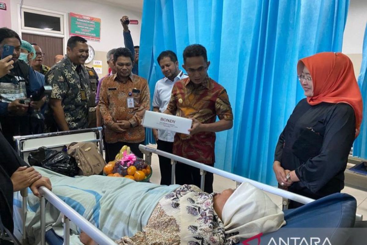 Wali Kota Balikpapan jenguk anggota KPPS dirawat di Rumah Sakit