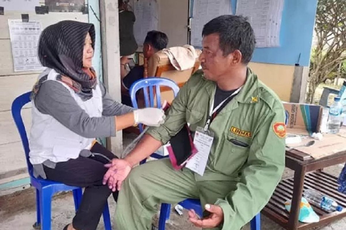 Dinkes Ngawi siagakan tim medis pantau kesehatan petugas KPPS