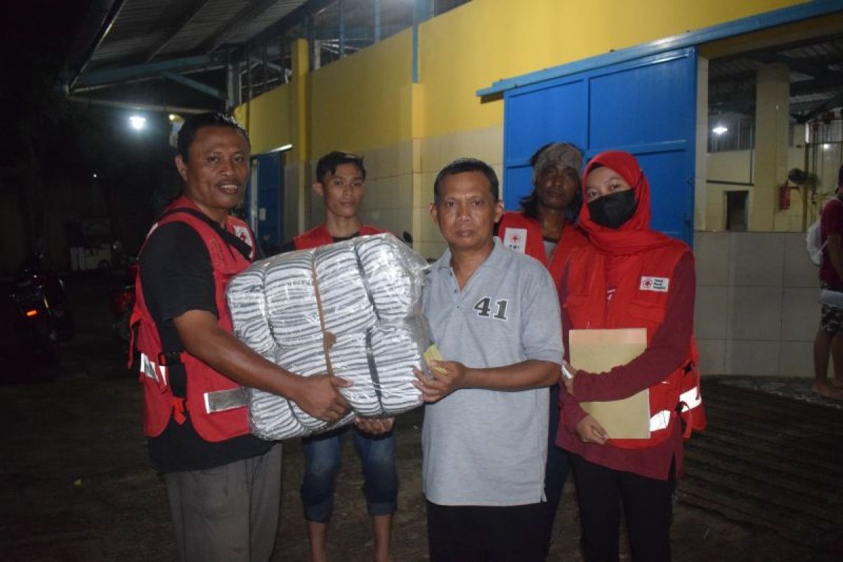 PMI Tangerang distribusikan bantuan pada warga terdampak banjir