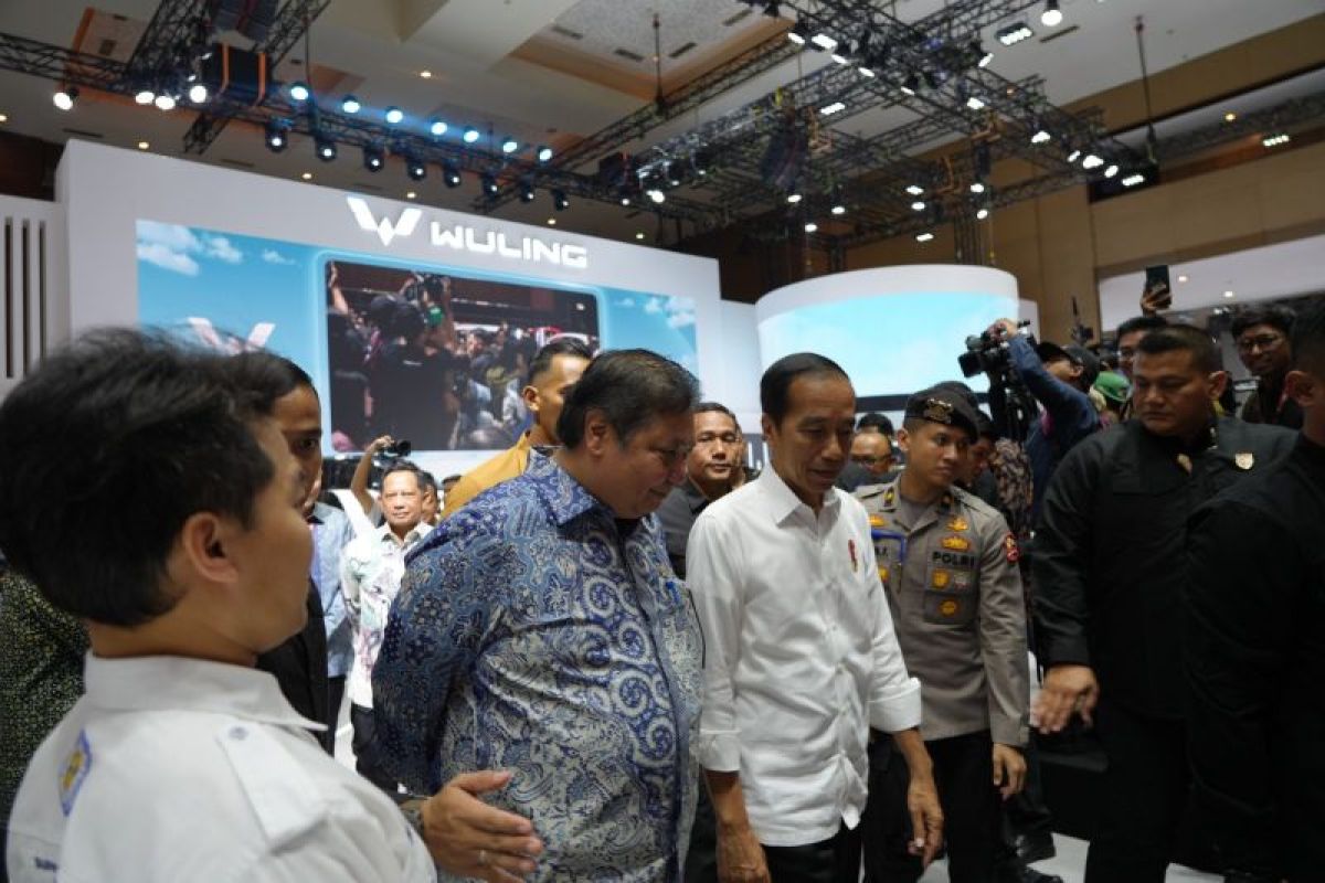 Menko: Gunakan potensi besar otomotif demi bersaing dengan negara lain