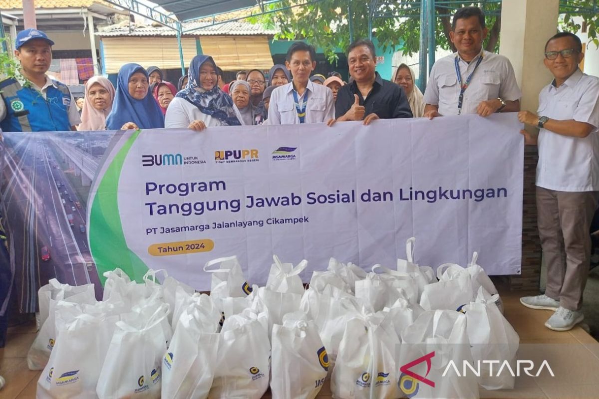 Jasamarga salurkan bantuan 2.000 paket sembako bertahap untuk warga Jawa Barat