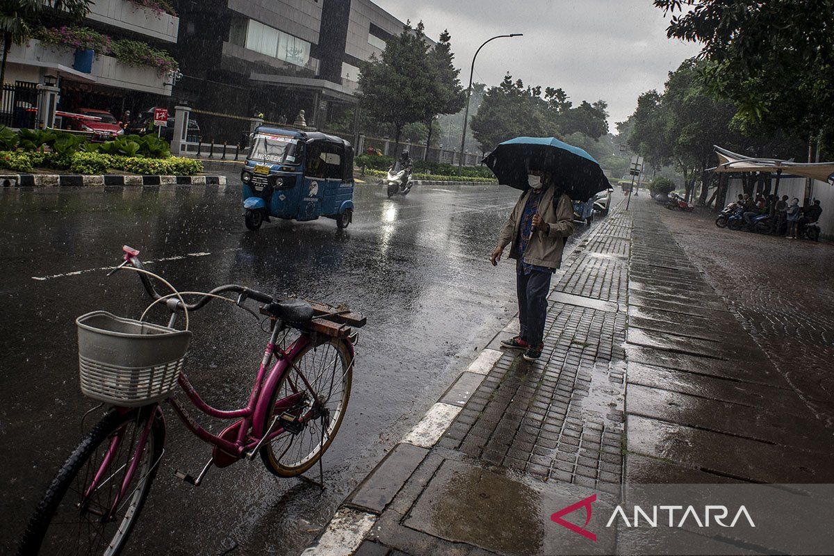BMKG prakirakan sebagian wilayah Jakarta hujan ringan pada Jumat pagi
