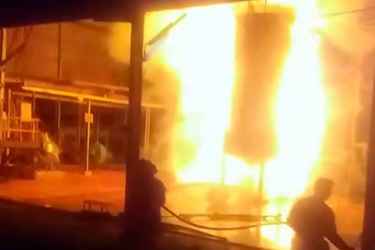 Pabrik pengolahan minyak sawit di Aceh terbakar