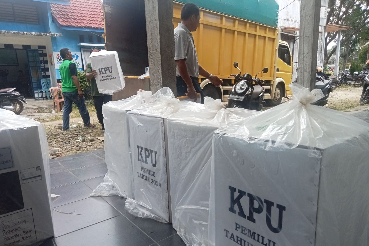 Perekapan suara pemilu di Pasaman Barat tingkat kecamatan dimulai Sabtu