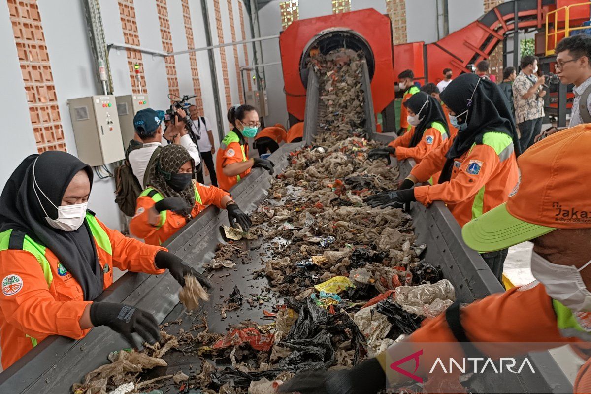 PJ Heru: Pengolah sampah 3R Pejaten Barat bisa kelola 50 ton per hari