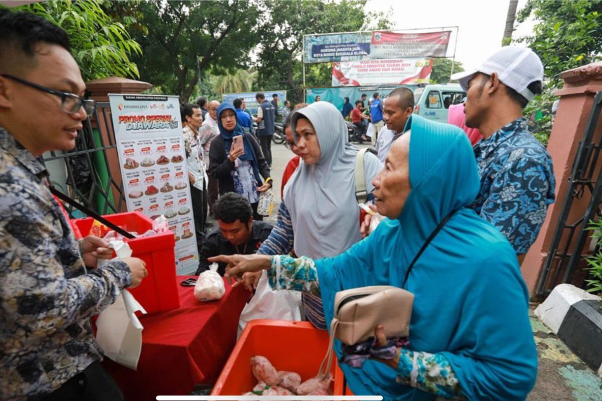 Pemkot Jakarta Utara jual daging murah di Program Sembako Murah