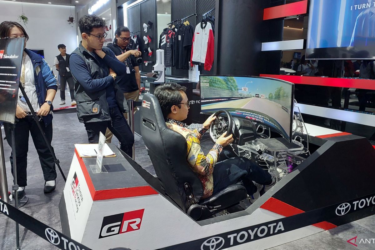 Toyota suguhkan permainan simulator balapan di IIMS 2024