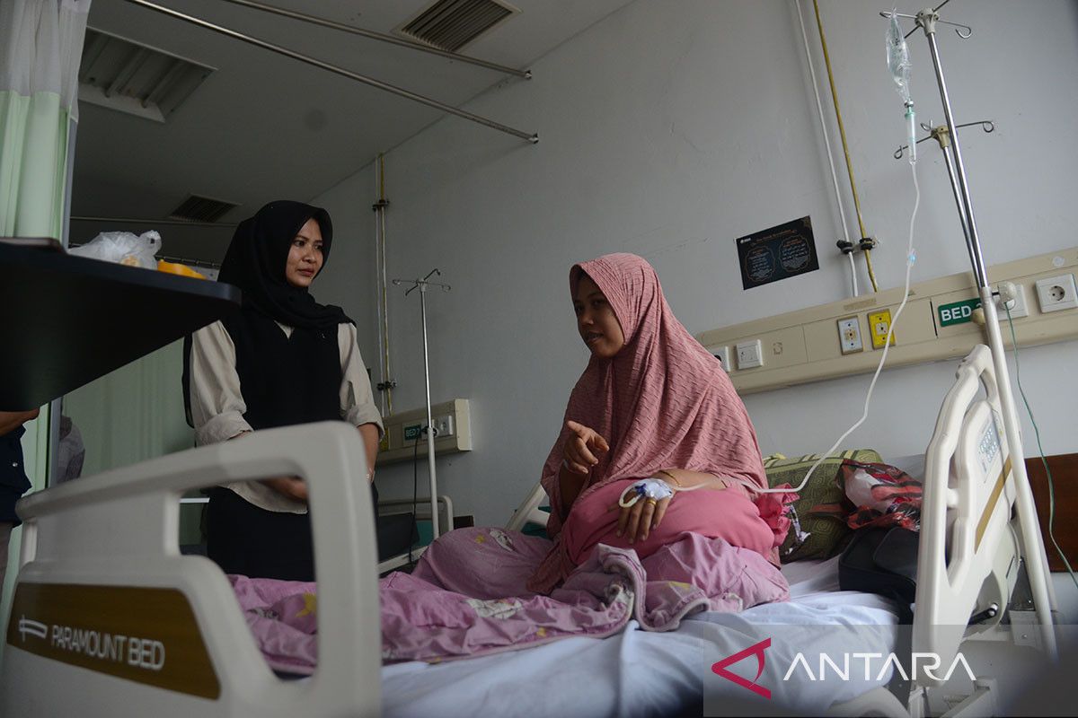 FOTO - Petugas panwaslih rawat inap di rumah sakit
