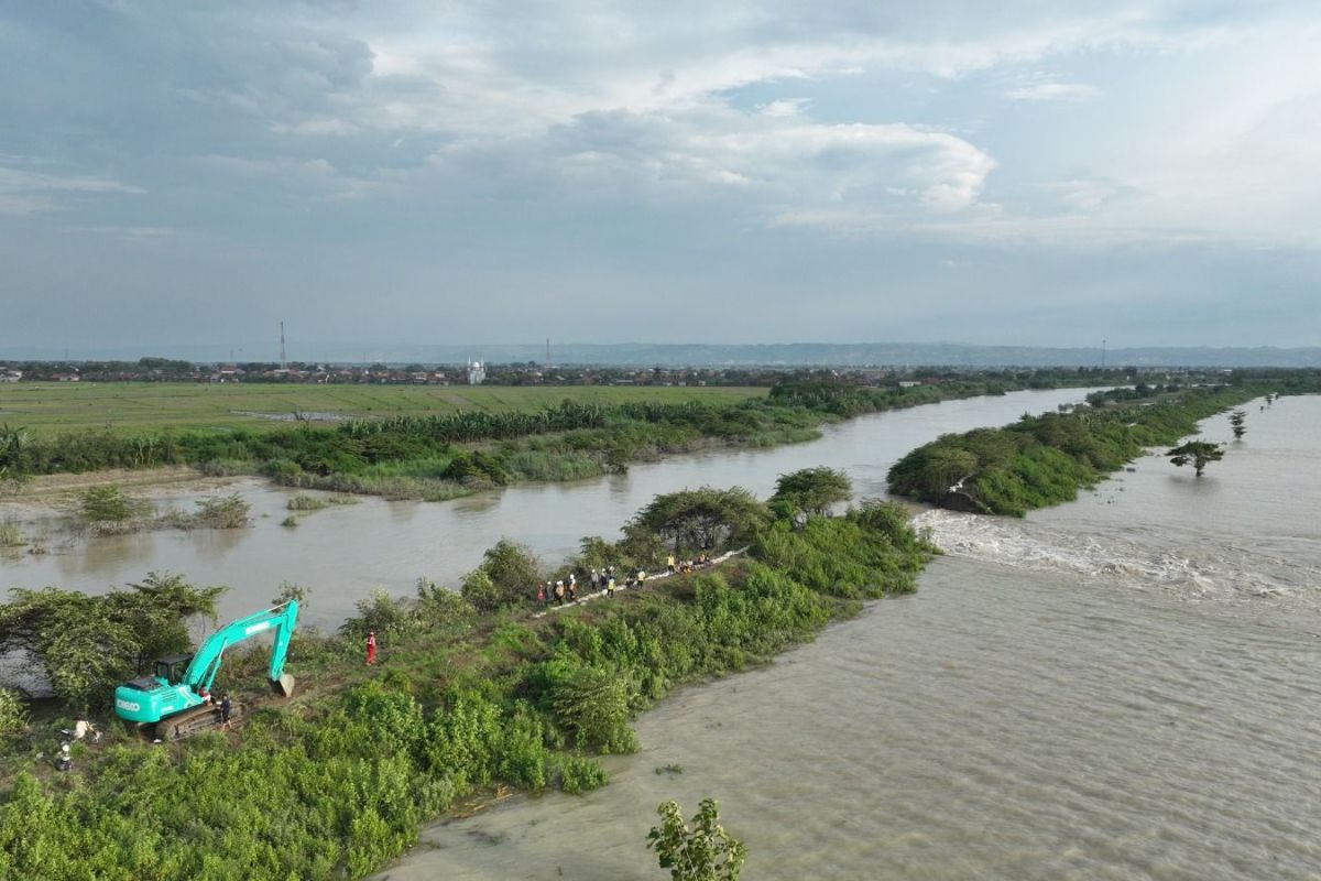 Tanggul Sungai Wulan Jebol, WIKA Sigap Tambal dalam 3 Hari