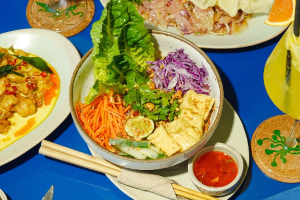 Mantis memperkenalkan Khao Soi: Perjalanan Kuliner di Thailand Utara