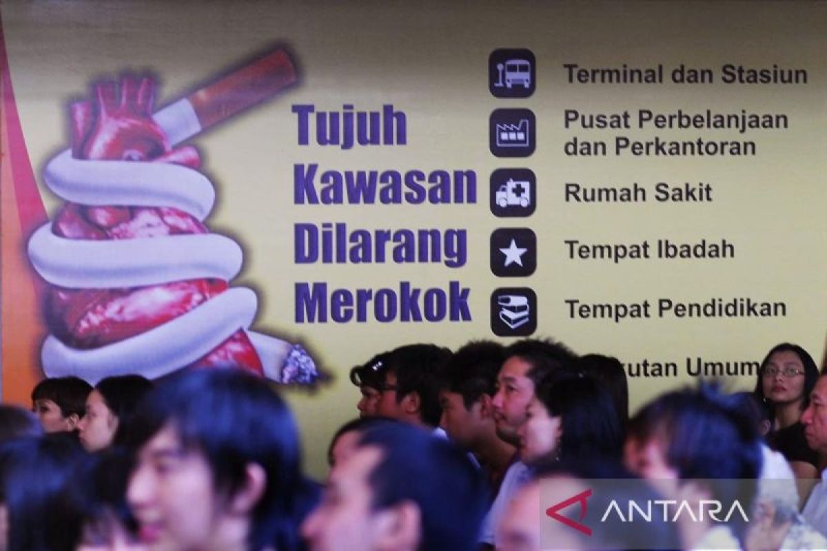 Lingkungan bebas asap rokok bisa terwujud dengan pembinaan kesadaran