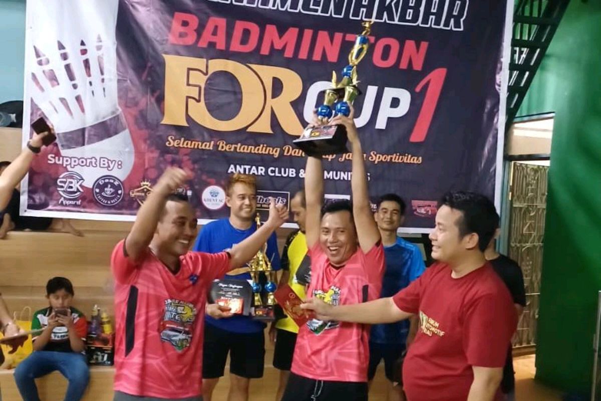 Teruci Chaplaku juara Tournamen Badminton FOR Cup 1