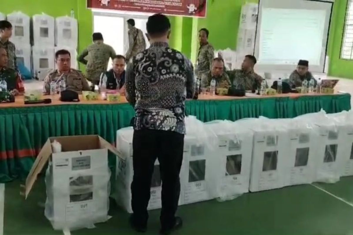 Rekapitulasi suara di tingkat kecamatan di Pelalawan mulai dilakukan