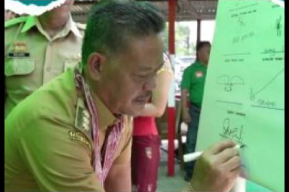 Bupati Sanggau hadiri deklarasi ODF di Desa Binjai Tayan Hulu