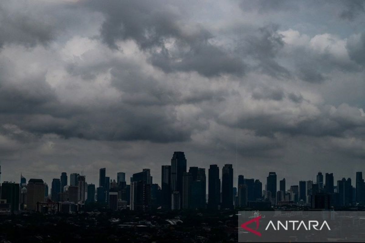 Jakarta diperkirakan hujan pada Jumat siang hingga malam