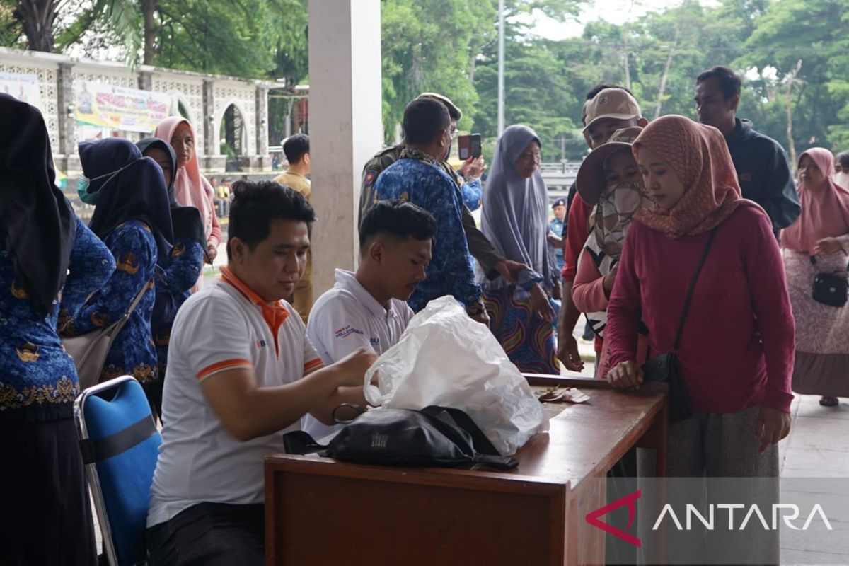 Bulog Cianjur targetkan Maret harga beras khususnya di Sukabumi kembali normal