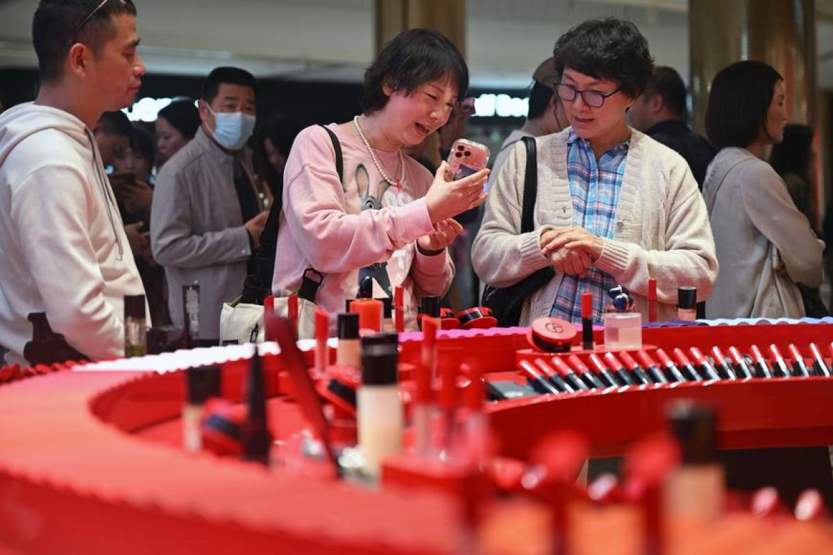 Hainan laporkan lonjakan penjualan bebas bea saat Festival Musim Semi