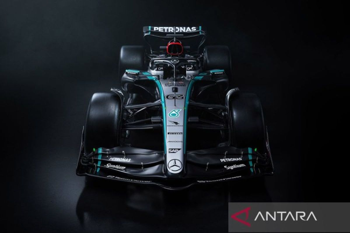 Mercedes nantikan performa awal W15 pada tes pramusim di Bahrain