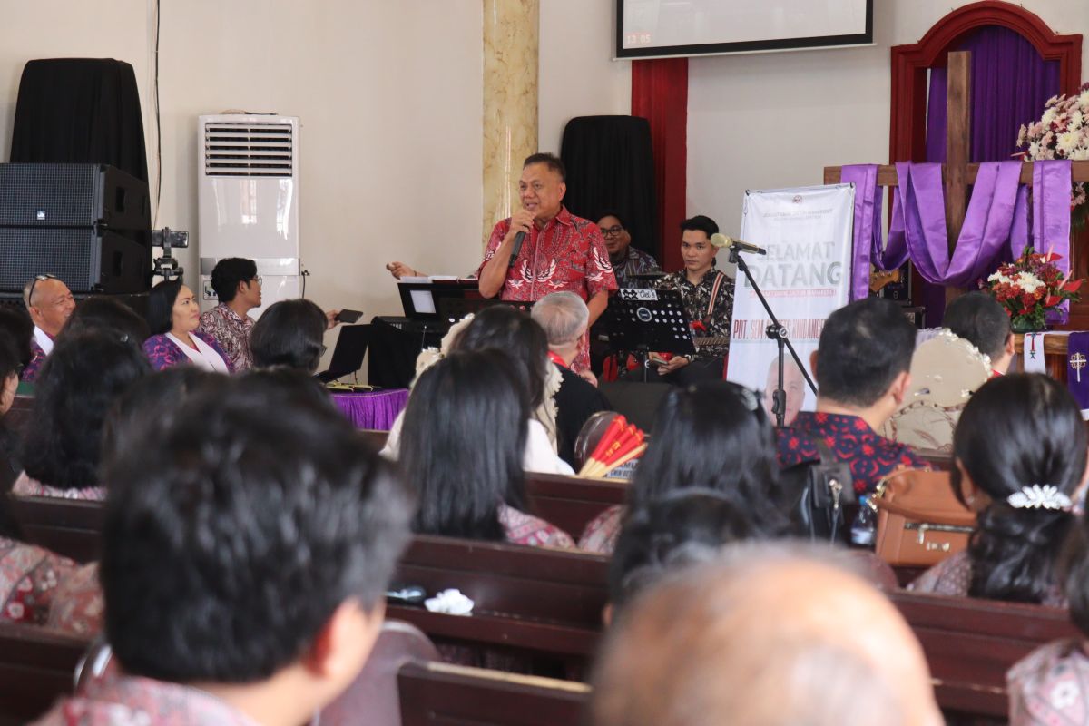 Ini pesan Olly di ibadah serah terima pelayanan GMIM Zaitun Mahakeret