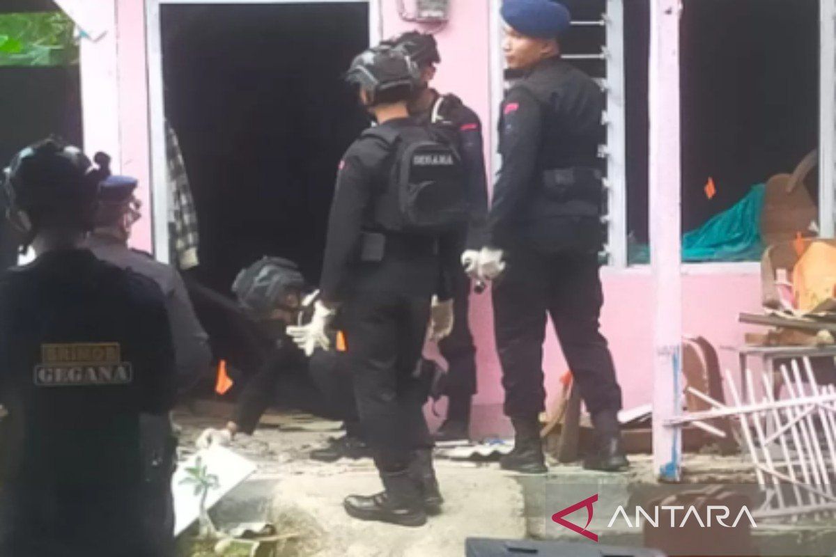 Tim Jihandak selidiki pelemparan bahan peledak ke rumah ketua KPPS Pamekasan