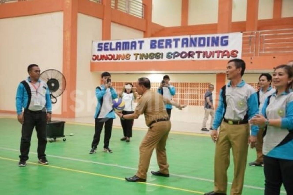 Yohanes Ontot buka kejuaraan olahraga pelajar se-Kabupaten Sanggau