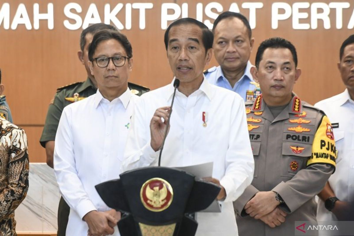 Jokowi tak tanggapi pernyataan Hasto terkait siap di luar pemerintahan