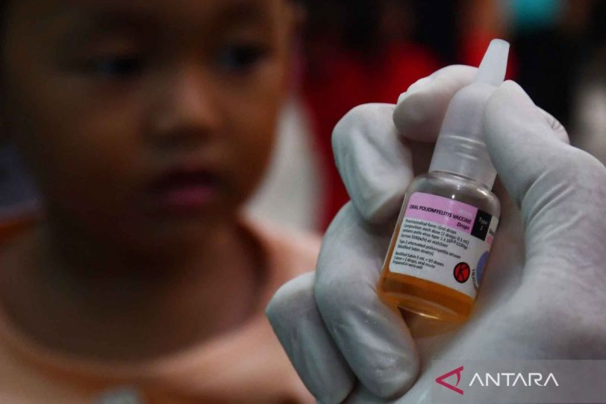 Mitos efek samping vaksin masih menjadi tantangan dalam pelaksanaan vaksinasi