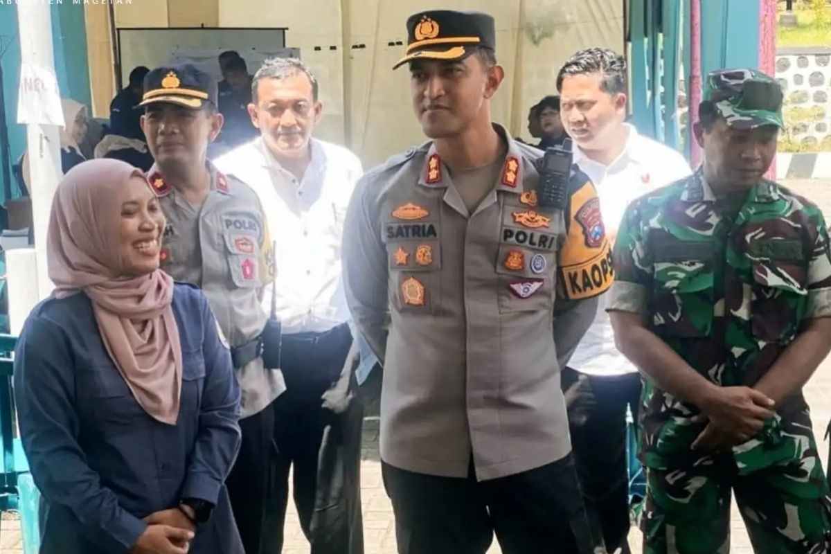 Kapolres Magetan pimpin patroli pengamanan hitung suara tingkat PPK