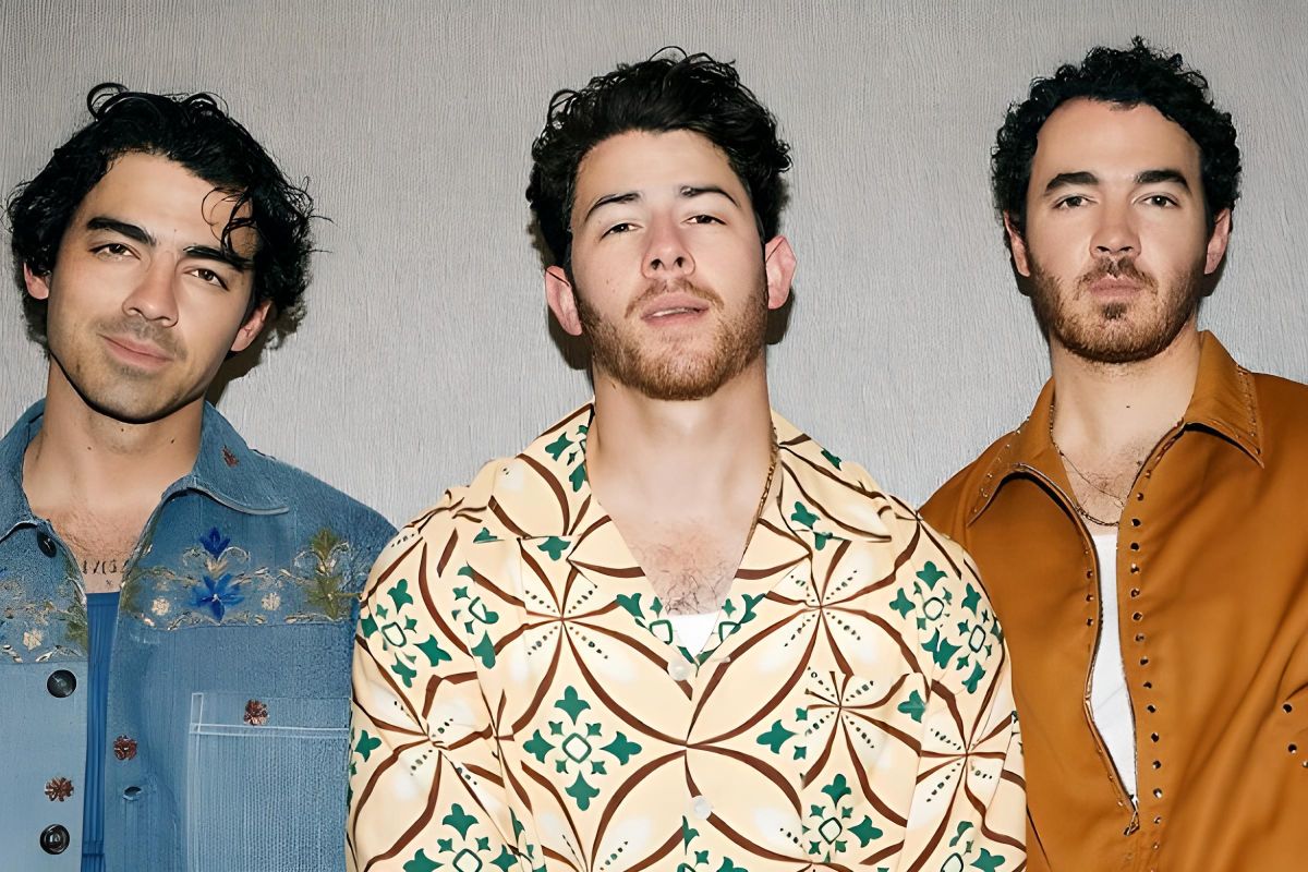 Grup musik Jonas Brothers hampir lewatkan konser di Indonesia