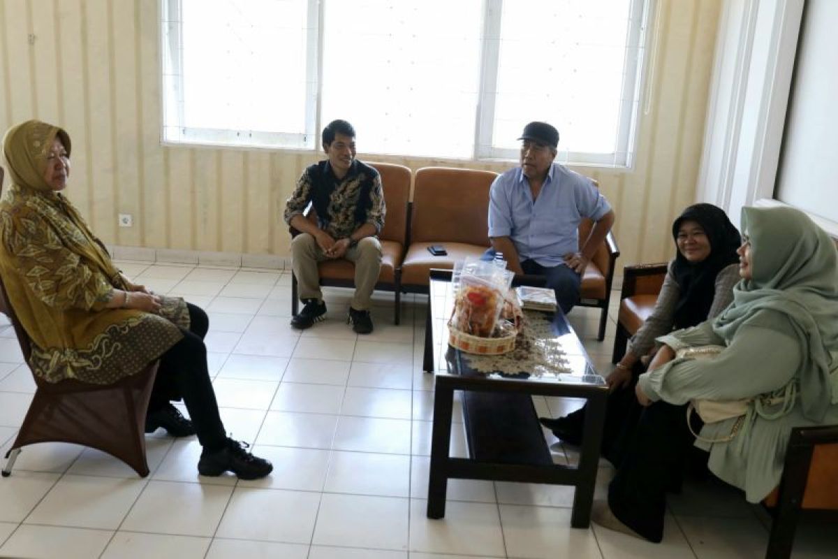 Mensos Risma bertemu penyandang disabilitas penyintas gempa Padang 