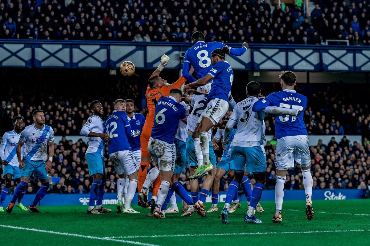 Onana selamatkan Everton dari kekalahan saat imbang 1-1 dengan Crystal Palace