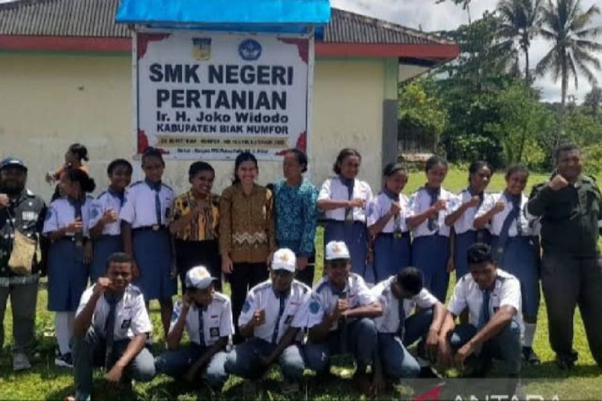 Siswa SMK Negeri Pertanian Biak dibekali keterampilan berwirausaha