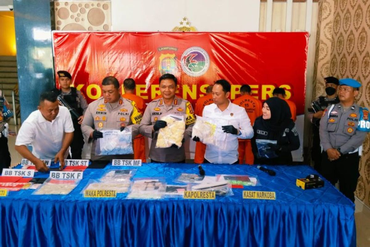 Bandarlampung police arrest five members of inter-provincial drug ring