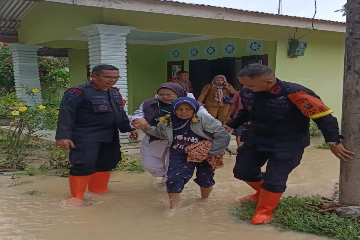 30 personel Brimob diturunkan  atasi dampak banjir Serdang Bedagai