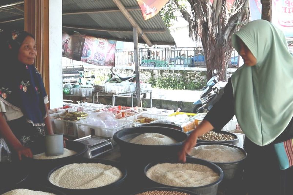Stok beras di Lombok Tengah aman