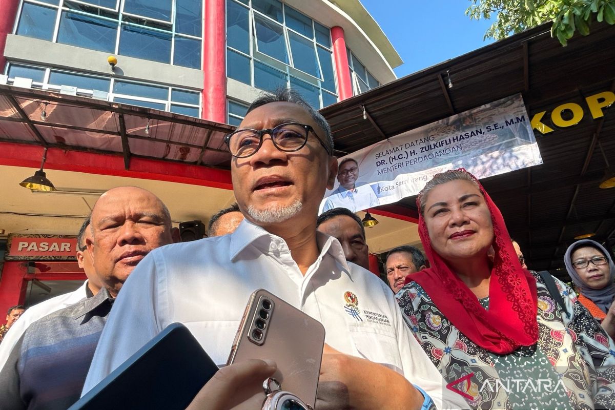 Menteri Zulkifli pastikan stok beras Bulog banyak untuk Ramadhan 2024
