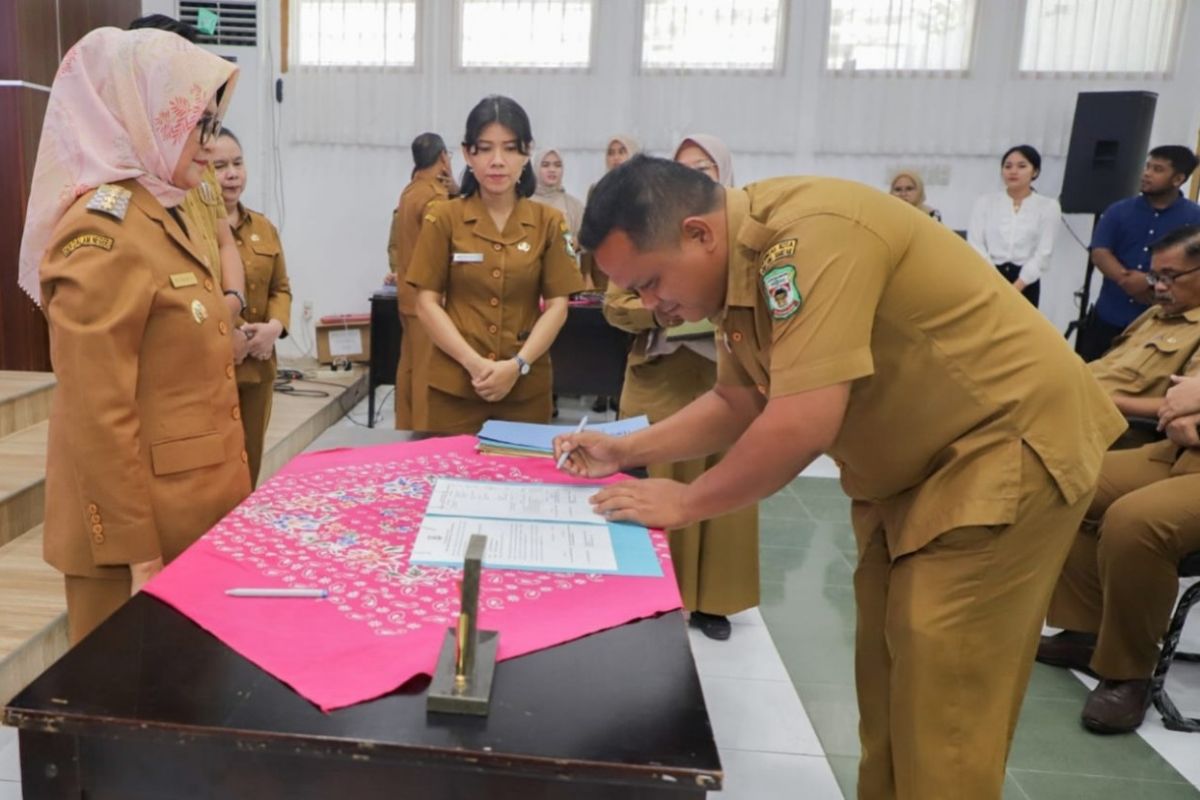 Pejabat Pemkot Pematangsiantar tandatangani perjanjian kinerja 2024