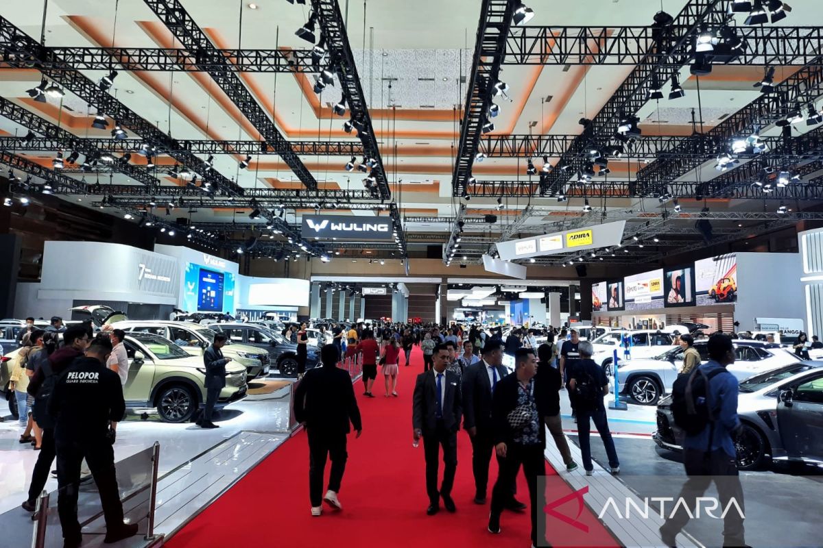 Harga mobil terjangkau yang mejeng di IIMS 2024