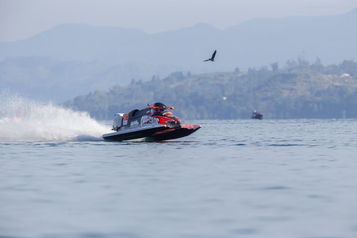 Kejuaraan dunia F1Powerboat Danau Toba dirangkai dengan Kejuaraan Nasional Aquabike