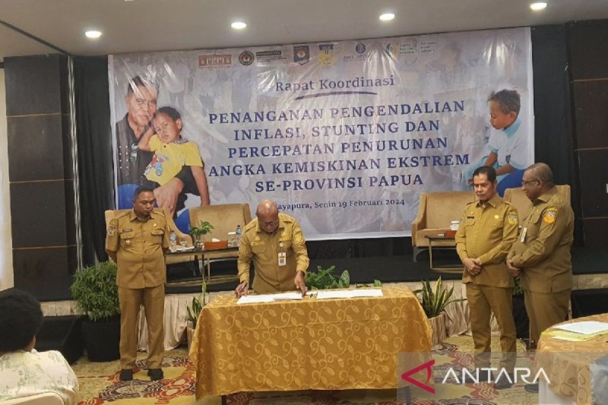 Penjabat Bupati Kepulauan Yapen minta OPD fokus atasi kemiskinan ekstrem