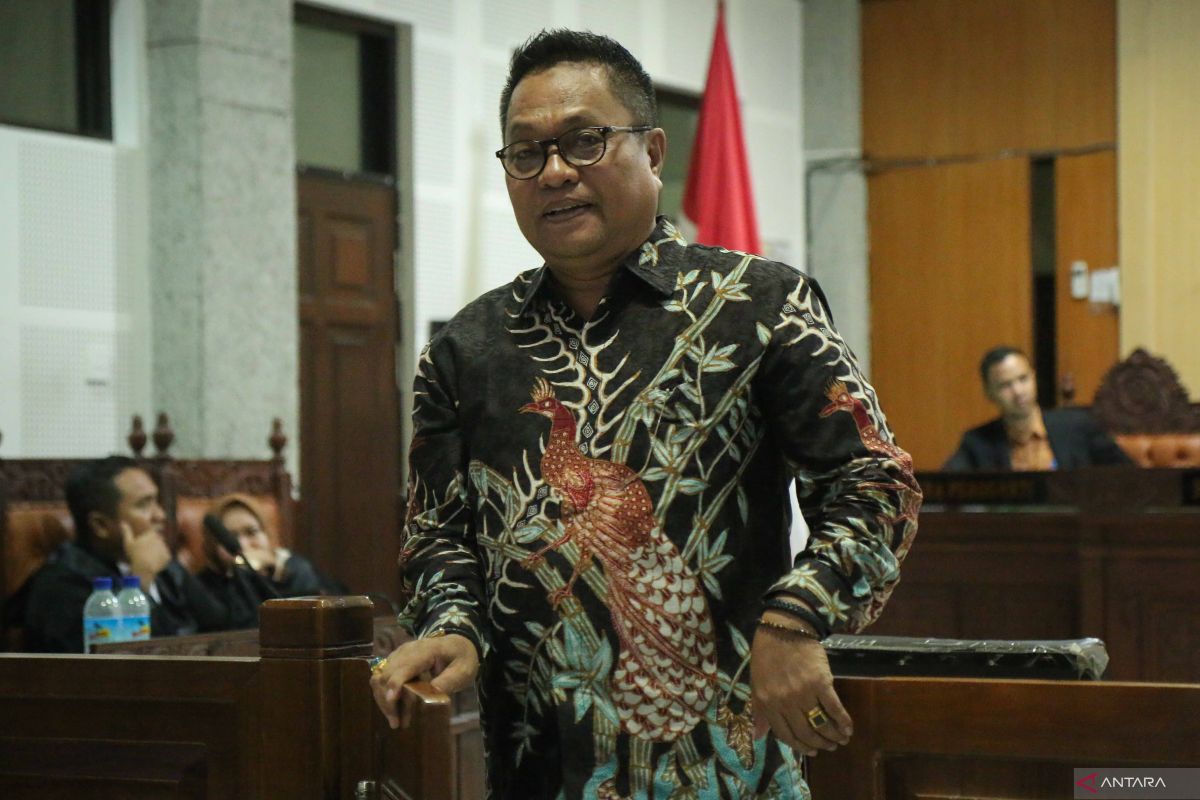 Mantan Ketua DPRD Sumbawa Barat menjadi saksi di sidang korupsi perusda