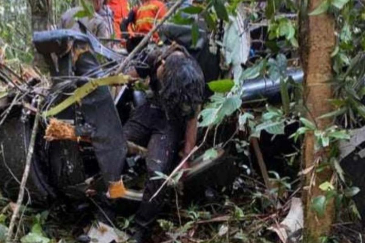 Tiga penumpang heli bell di Halmahera ditemukan meninggal