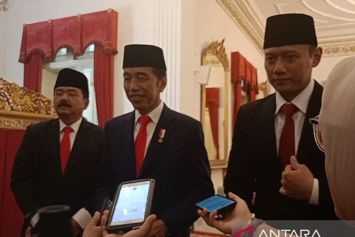 Three tasks await AHY as newly appointed agrarian minister: Jokowi