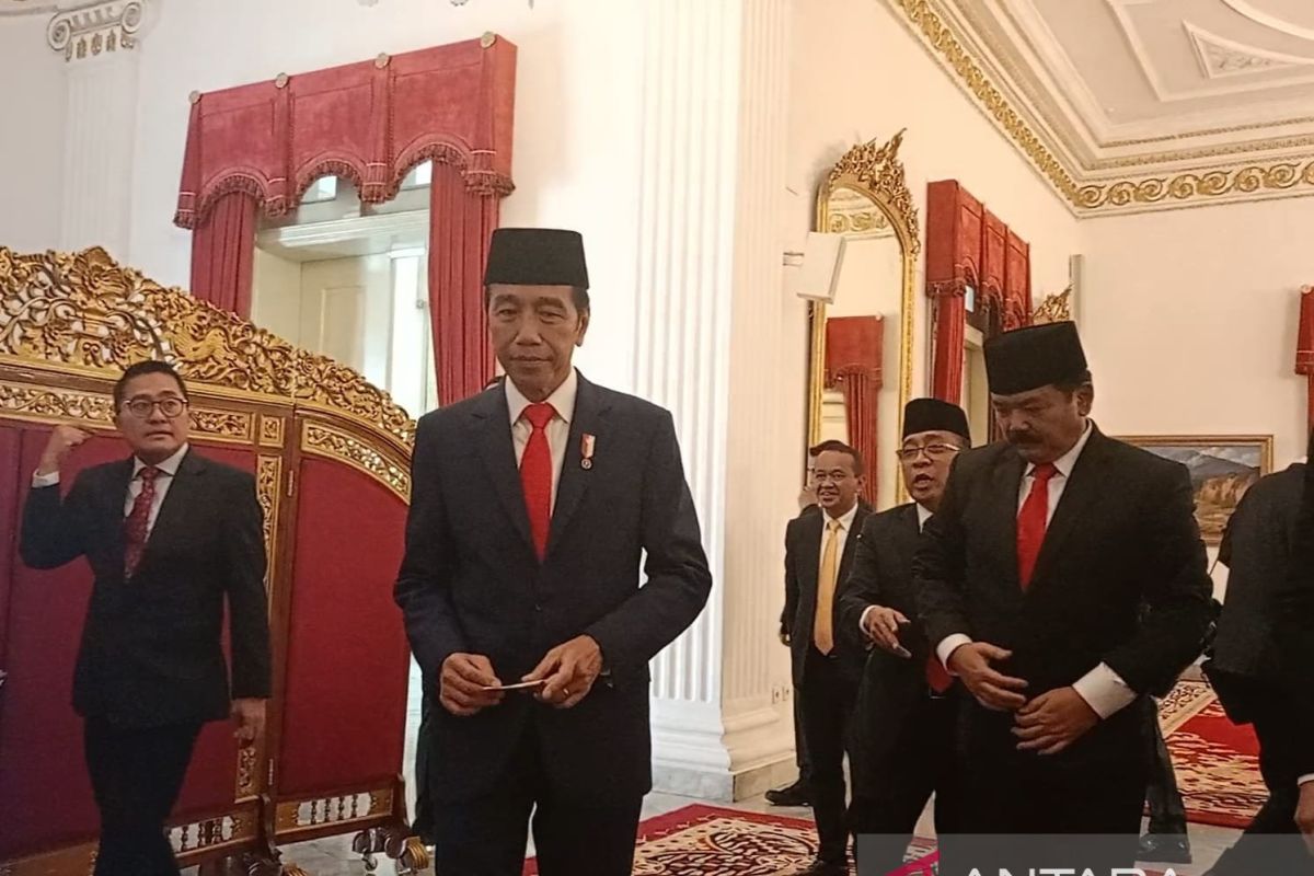 Presiden Jokowi lantik Hadi Menko Polhukam dan AHY Menteri ATR/BPN