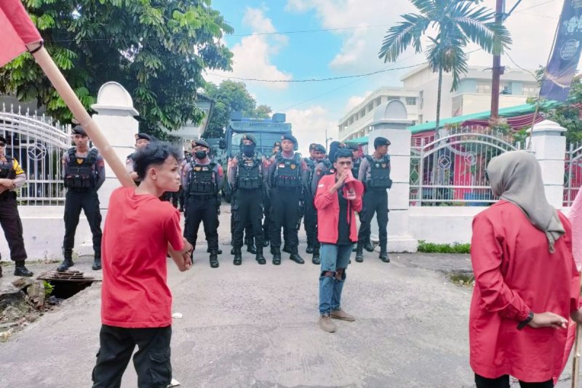 LMND demo tuntut pemilu ulang di Lombok Timur