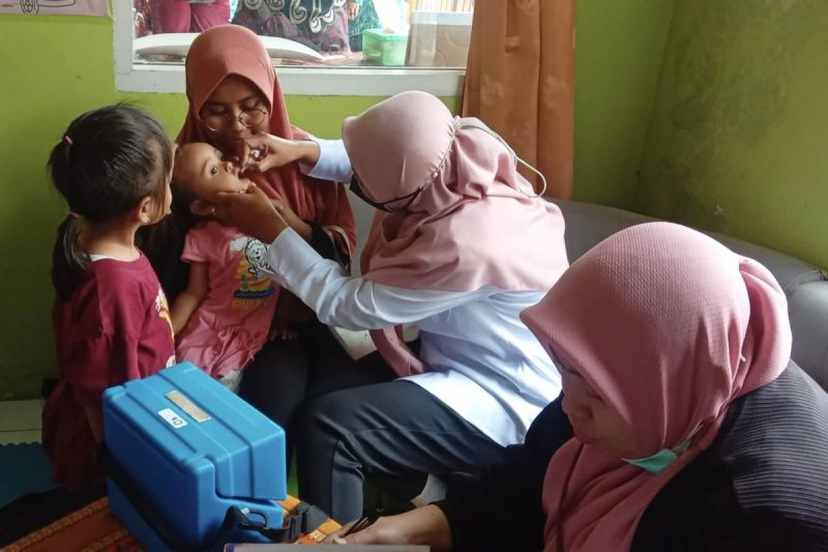 Le gouvernement de la ville de Batu cible 25 690 enfants pour recevoir la deuxième série de vaccins contre la polio.