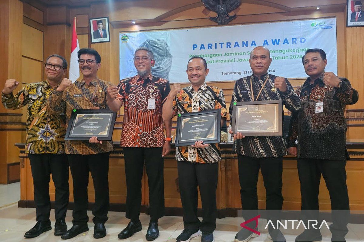 BPJS Ketenagakerjaan Jateng-DIY serahkan Paritrana Award 2024 ke 24 penerima