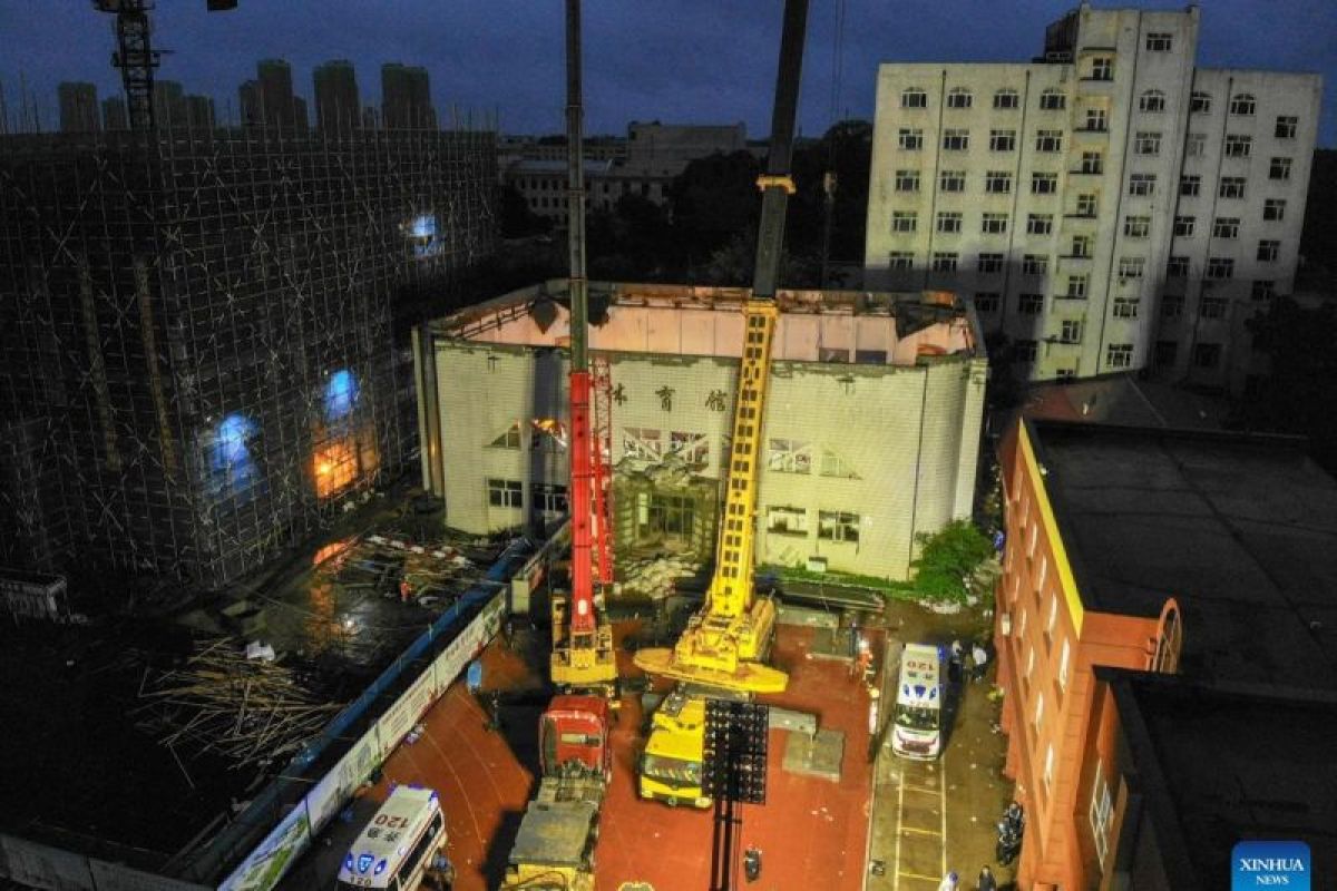 Puluhan orang jadi tersangka runtuhnya atap gimnasium di China